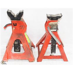 PAIR OF RED ASSORTED JACK STANDS