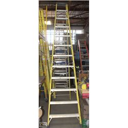 12FT ALUMINUM & FIBREGLASS LADDER - ON CHOICE