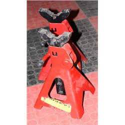 PAIR OF MOTOMASTER 3 TON AXLE STANDS.