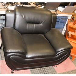 BLACK LEATHERETTE SOFA CHAIR. FURNITURE