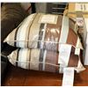 Image 1 : PACK OF 2 DECORATIVE PILLOWS