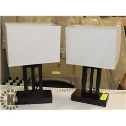 PAIR OF BEDSIDE TABLE LAMPS.