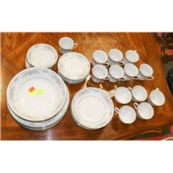 43PC BANBURY PORCELAIN CHINA SET.
