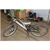 Image 1 : DIAMOND BACK MOUNTAIN BIKE, 18 SPEED.