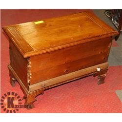 VINTAGE CHEST