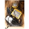 Image 1 : LARGE BOX OF CONSTRUCTION/PORTABLE LIGHTS.