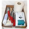 Image 1 : BOX WITH WIRE BRUSHES, HAND SOAP DISPENSER AND