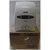 Image 1 : KIMBERLY CLARK PROFESSIONAL PAPER TOWEL DISPENSER