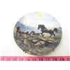 Image 1 : COLLECTIBLE PLATE (HORSES "DISTANT THUNDER") *BY PERRIS CLAYTON WEIRS* (PLATE # 550 B)