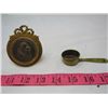 Image 1 : LOT OF 2 RELIGIOUS COLLECTIBLES (ST. CHRISTOPHER AND SMALL SCOOP)