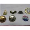 Image 2 : LOT OF 10 COLLECTIBLES (NIXON PIN, CP BUTTONS, ETC)