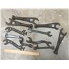 Image 1 : LOT OF OLD TOOLS (IHC, SNAP ON, ETC)