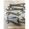 Image 2 : LOT OF OLD TOOLS (IHC, SNAP ON, ETC)