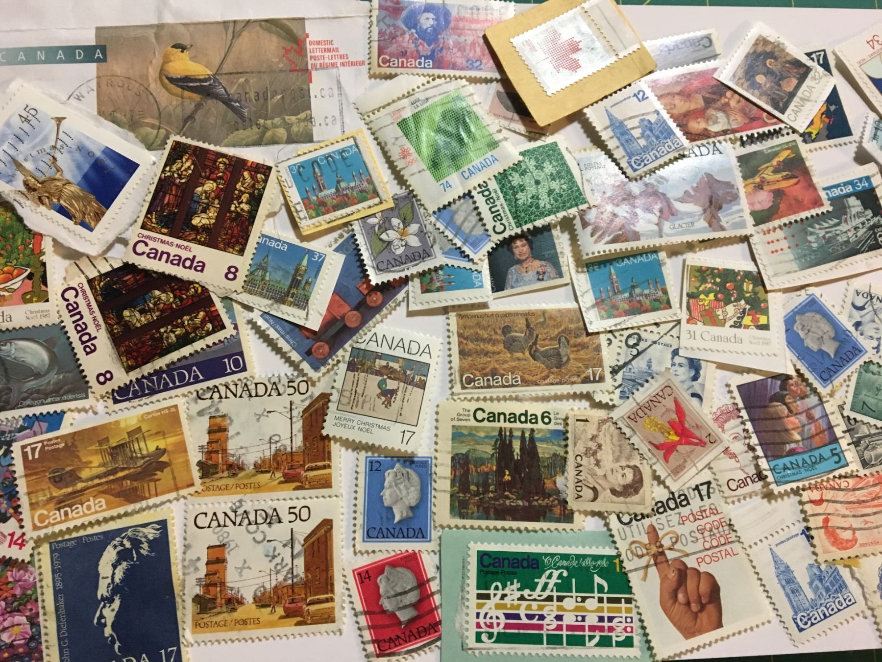 LOT OF VINTAGE CANADIAN POSTAGE STAMPS Schmalz Auctions LOT OF VINTAGE CANADIAN POSTAGE STAMPS Schmalz Auctions