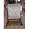 Image 2 : UPHOLSTERED LIVING ROOM CHAIR (35.5" X 17" X 17.5")