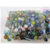 Image 2 : LOT OF 2 BAGS OF MARBLES