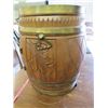 Image 3 : CARVED OAK BARREL