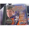Image 4 : LOT OF WAYNE GRETZKY ITEMS (LUNCH BOX, POSTER, DVD)