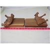 Image 8 : WOOD CRATE FULL OF HOUSEHOLD DECORATIONS