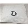 Image 1 : D Embroidered Bath Towel