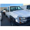Image 2 : 2006 CHEVROLET 2500HD, 2DRPU, WHITE, GAS, AUTOMATIC, VIN#1GCHC24U76E163355, 134,280KMS, RD,TW, NO