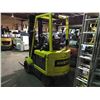 Image 2 : HYSTER E50XM-27 4500LB 3 STAGE ELECTRIC FORKLIFT 02182 HOURS ( NO CHARGER )