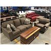 Image 1 : 2 PCE BROWN UPHOLSTERED SOFA & CHAIR SET WITH 4 THROW CUSHIONS