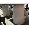 Image 2 : GROUP OF 5 WHITE LIDDED GARBAGE CANS