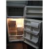 Image 2 : FRIGIDAIRE FRIDGE / FREEZER