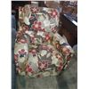 Image 1 : FLORAL RECLINER