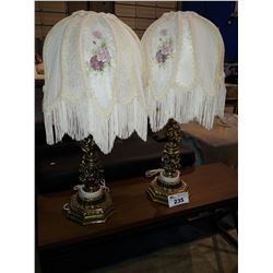 PAIR OF VINTAGE TABLE LAMPS