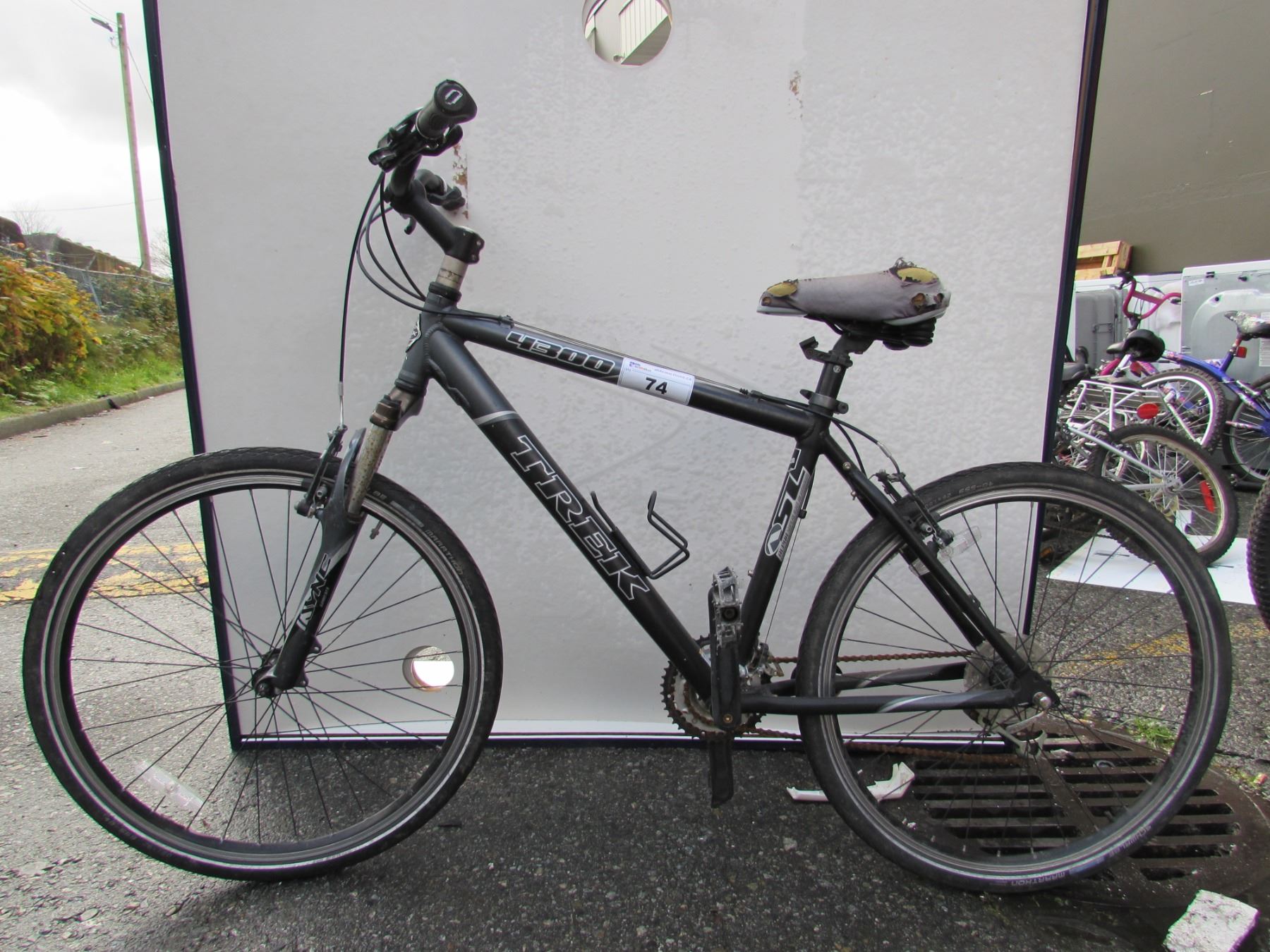 mens trek 4300 mountain bike