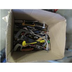 BOX OF ASSORTED SMALL HAND TOOLS (HAMMERS, SCREWDRIVERS, SAW, KNIFE, PRY BAR, ROPE, ETC)