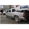 Image 2 : 2005 WHITE CHEVROLET SILVERADO K2500 HEAVY DUTY PICK UP TRUCK, 8 CYLINDER, DIESEL, 344794 KMS, VIN#