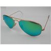Image 2 : PAIR OF AUTHENTIC POLARIZED RAY-BAN AVIATOR SUNGLASSES (RB3025) *SCRATCH ON LEFT LENS*
