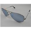 Image 2 : PAIR OF AUTHENTIC POLARIZED RAY-BAN AVIATOR SUNGLASSES (RB3025)