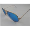 Image 2 : PAIR OF AUTHENTIC POLARIZED RAY-BAN AVIATOR SUNGLASSES (RB3025) *SOME CHIPS*