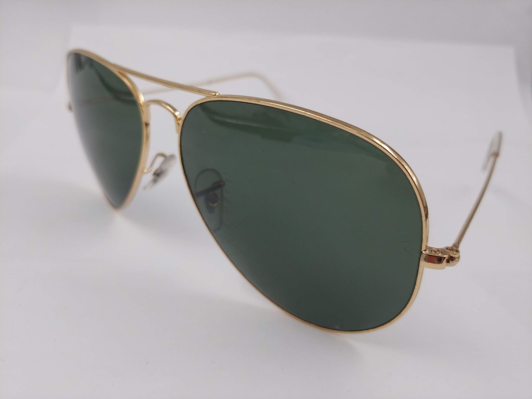 Ray Ban Scratch Resistant Sunglasses PAIR OF AUTHENTIC RAY-BAN AVIATOR SUNGLASSES (RB3025) *SOME SCRATCHES*