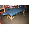 Image 1 : MASTER MASSAGE TABLE WITH PILLOWS
