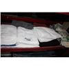 Image 2 : SHELF OF ASSORTED TOWELS