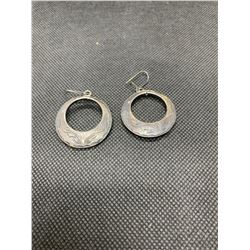 PAIR OF HOOP EARRINGS