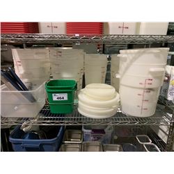 SHELF OF ASSORTED PLASTIC RESTAURANT CONTAINERS & LIDS