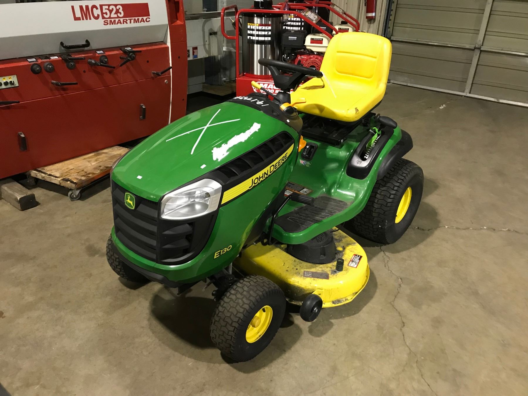 JOHN DEERE E130 100 SERIES RIDE ON LAWN TRACTOR Able Auctions