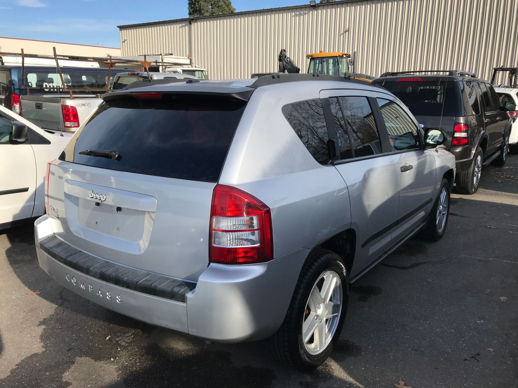 2007 JEEP COMPASS, GREY, 4DRSW, GAS, AUTOMATIC, VIN#1J8FF47W87D423897 ...