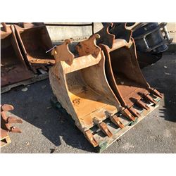 DAEQUIP 24  CASE 580 SN DIGGING BUCKET