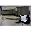 Image 2 : PEAVEY RAPTOR GUITAR WITH NEW GODIN GIG BAG