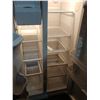Image 2 : WHITE APARTMENT 32" FRENCH DOOR FRIDGE/FREEZER WITH WATER & ICE
