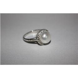 14K WHITE GOLD PEARL & CRYSTAL RING