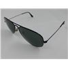 Image 2 : PAIR OF AUTHENTIC RAY-BAN METAL FRAME AVIATOR SUNGLASSES (MODEL RB 3025) *CHIPS*