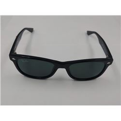 PAIR OF AUTHENTIC RAY-BAN CHILD'S SUNGLASSES (RJ 9052S) *SCRATCHES*